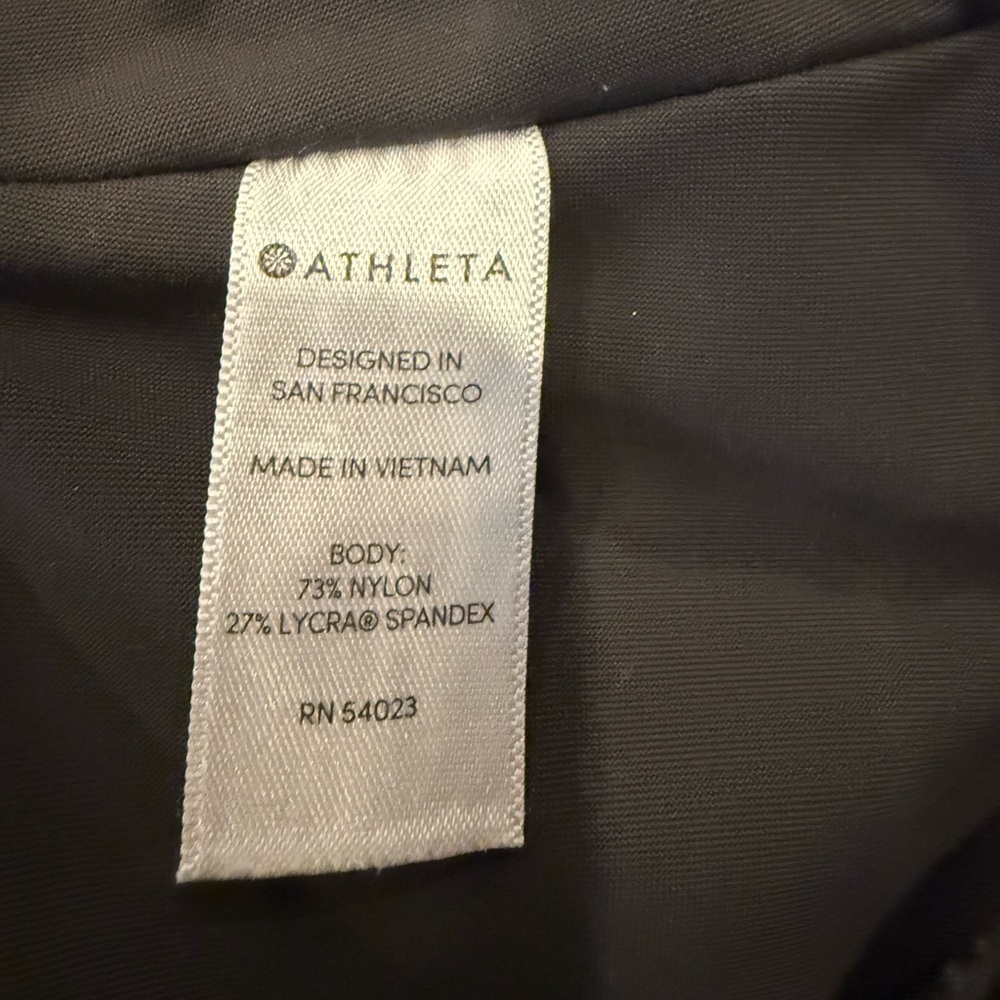 Athleta Olive Stellar Crop Pants Euroluxe Work Travel- Size M - Picture 8 of 9
